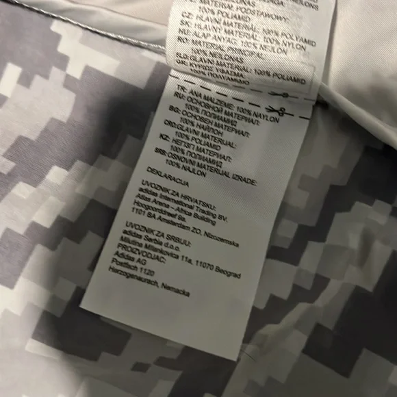 Mens Adidas size small wind breaker light jacket - Picture 8 of 9